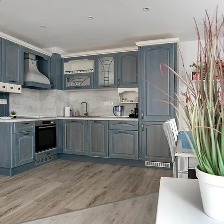 Sunny & Stylish Brand New 2bdr + Parking Appartement *