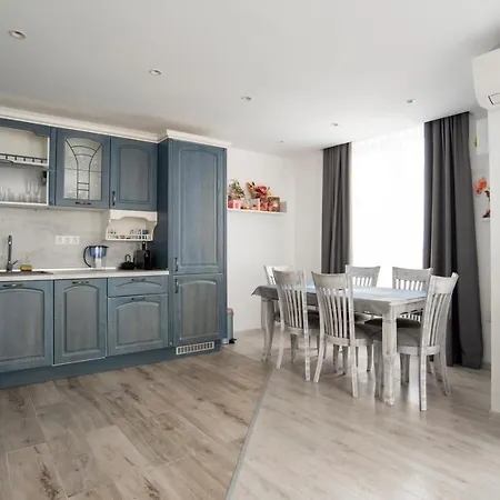 Sunny & Stylish Brand New 2bdr + Parking Lägenhet *